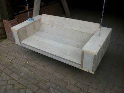 Hangbank voor onder de veranda